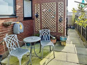 Side Patio- click for photo gallery
